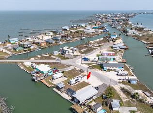 115 Island Rd, Rockport, TX 78382