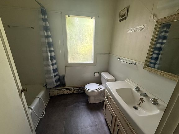 3rd image of 502 N Lee St