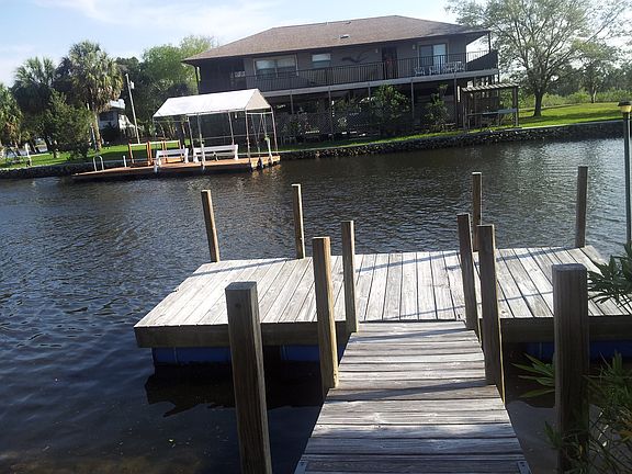 Floating dock