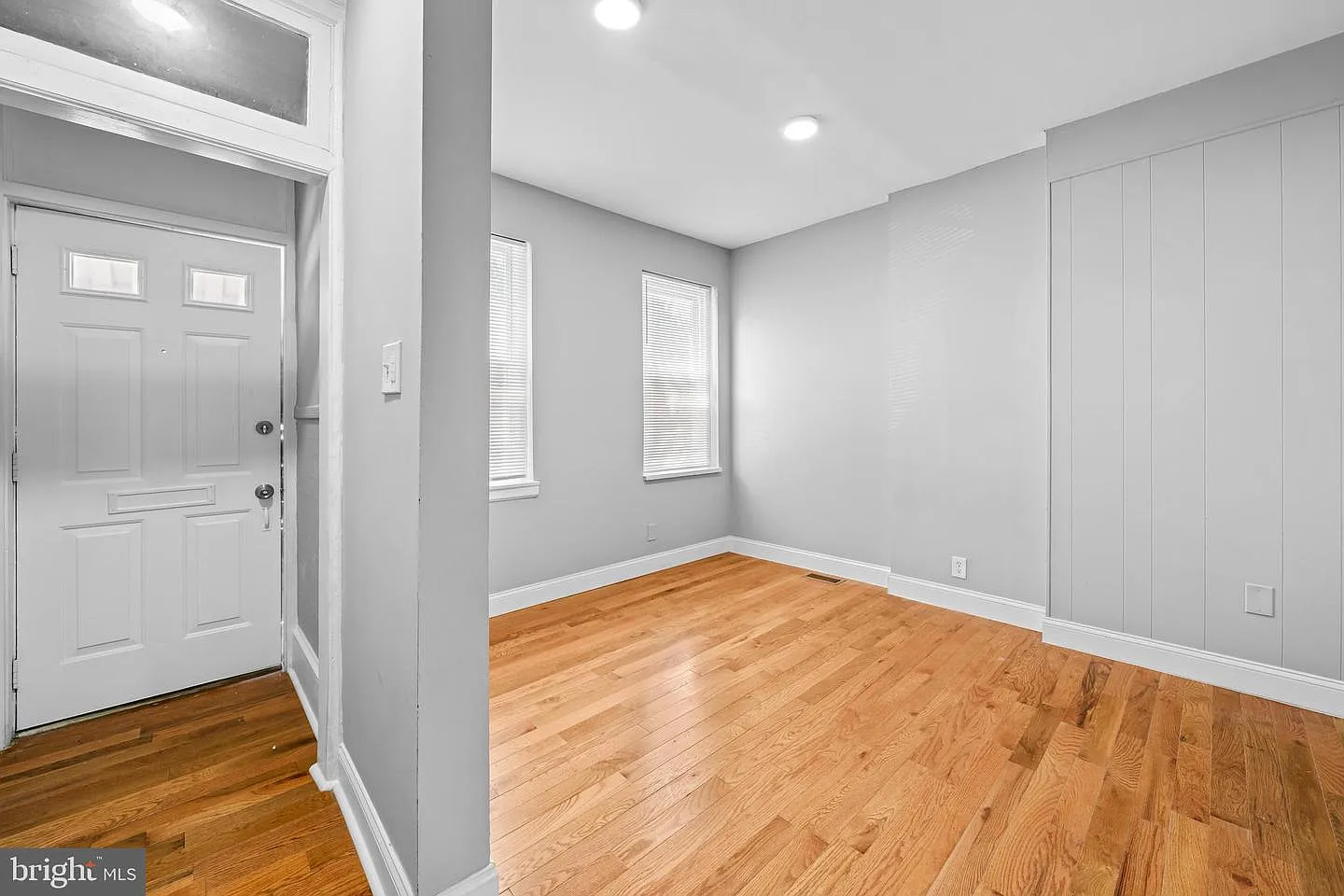 4 bed, 2.0 bath, 1725 sqft, $2,400 — Photo 2