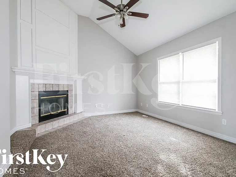 1603 S Concord Ct — Photo 3