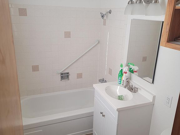 5th image of 700 E 22nd St #704