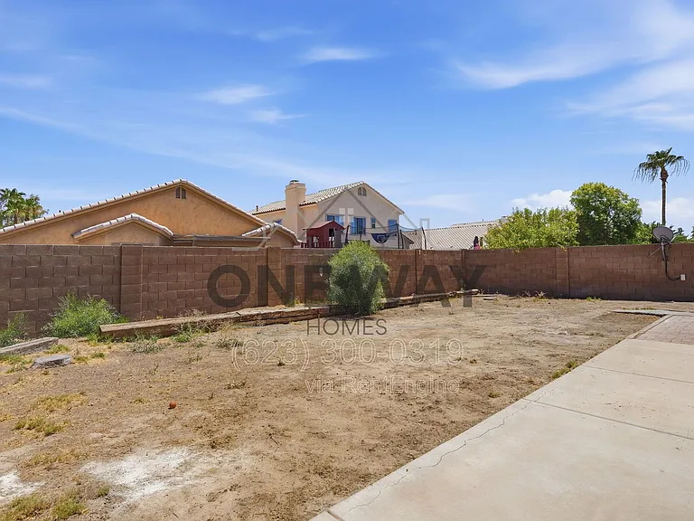 4622 E Summerhaven Dr — Photo 36