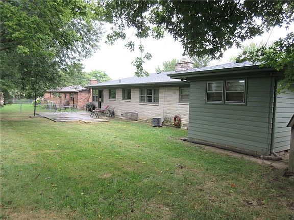 3rd image of 416 Tailholt Ln
