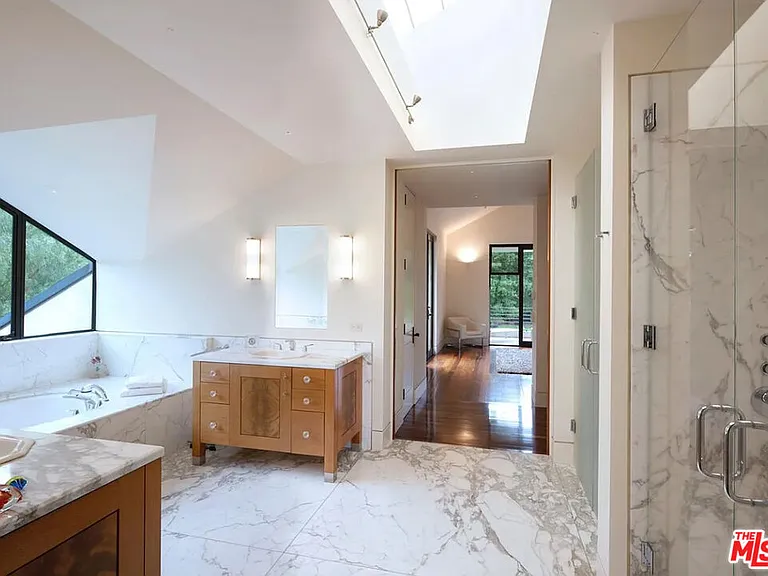 74 Atherton Ave — Photo 19