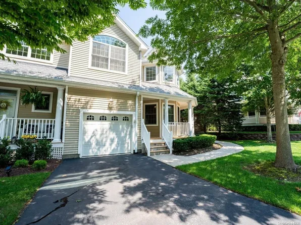 69 Brianna Drive #69, East Setauket, NY 11733