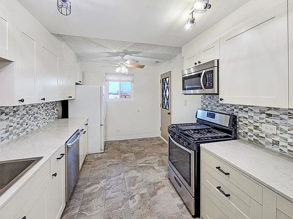 3rd image of 13620 Lamon Ave APT 422