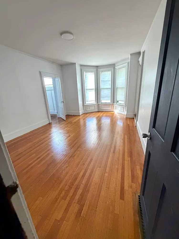 2 bed, 1150 sqft, $1,850 — Photo 2