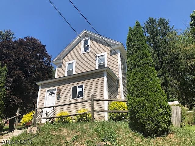 1st image of 303 Main St
