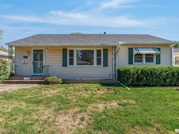 1815 15 1/2 Street Ct, Rock Island, IL 61201