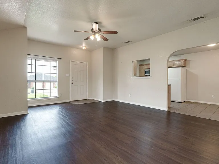 3606 Dustin Ct — Photo 3