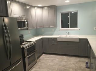 14 Center Pl, Staten Island, NY 10306