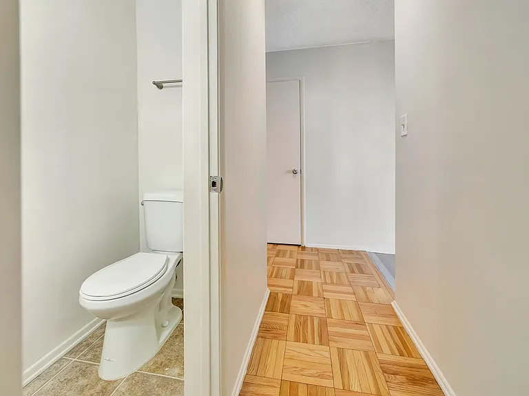 10634 Holman Ave #3-2 — Photo 24
