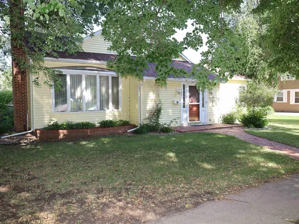 702 S Adams St, Rock Rapids, IA 51246