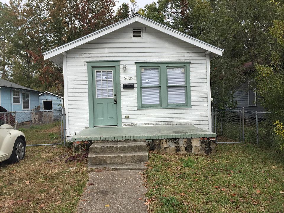 1st image of 2609 Lowell Ave