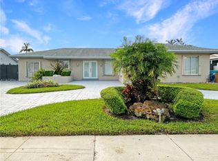 19952 NW 62nd Ct, Hialeah, FL 33015