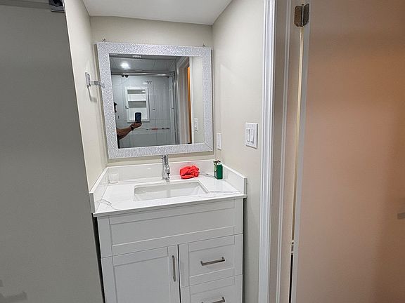 5th image of 60 Newbridge Cres #Basement