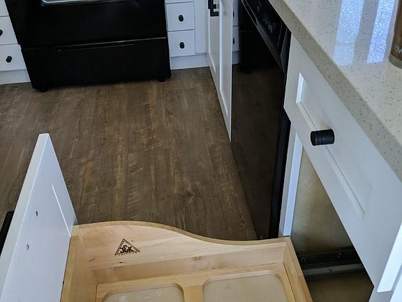 5th image of 1924 19th St APT 5