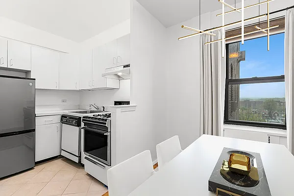 Sold by Compass | media 4