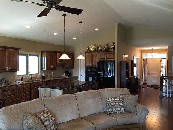 3rd image of 9029 Medinah Dr