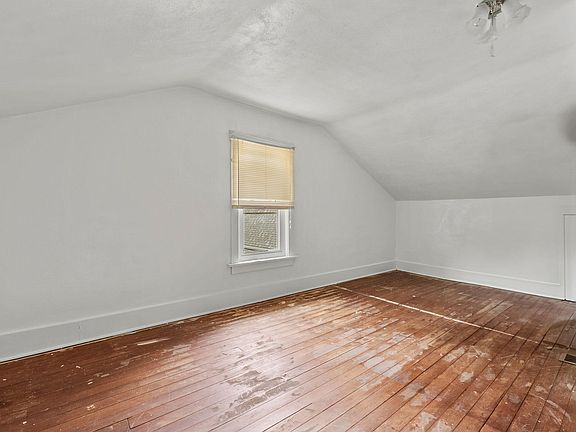 3rd image of 1523 Lucas St