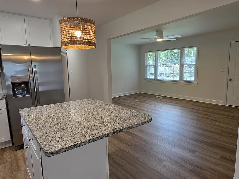 1011 Cedar Dr S #A — Photo 10