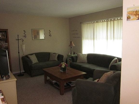 2nd image of 31 Edmunton Dr APT E13