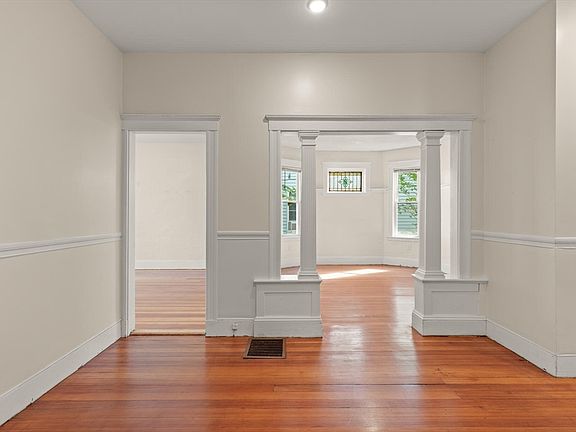 5th image of 50 Armandine St
