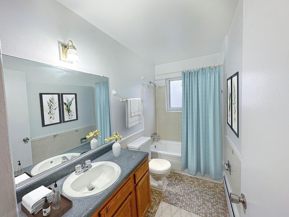 2nd image of 20541 Southfield Rd #203