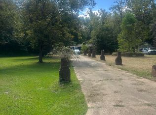5318 Gregory St, Moss Point, MS 39563