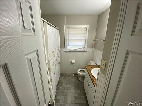 5th image of 3417 Camp St NE