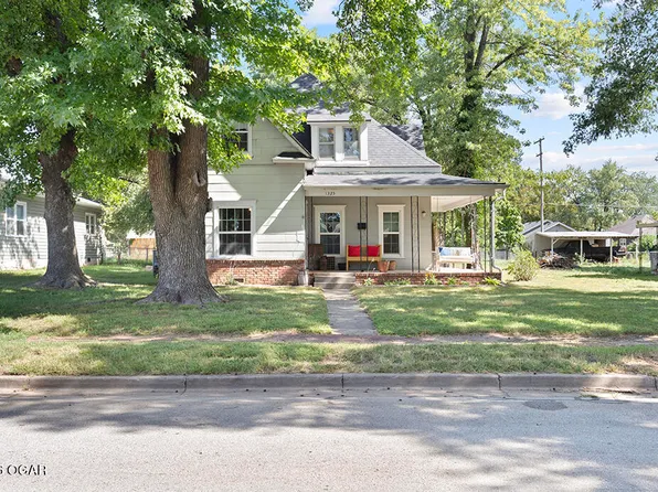 1325 W Austin St, Webb City, MO 64870