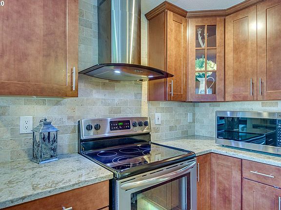 5th image of 13902 NE 83rd St