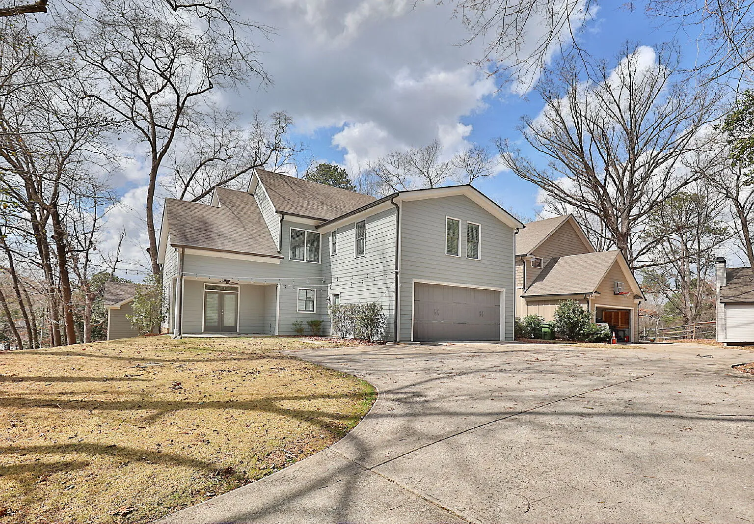 4 bed, 3.5 bath, 2800 sqft, $2,800 — Photo 1