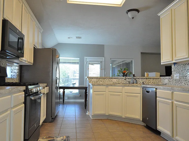 26622 Lucas Canyon Ln — Photo 2