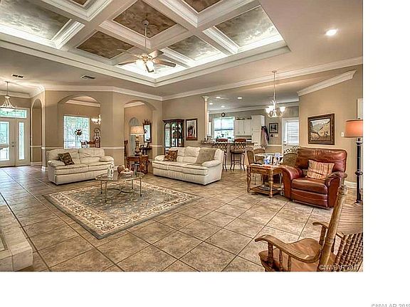 5th image of 4943 Old Oak Dr