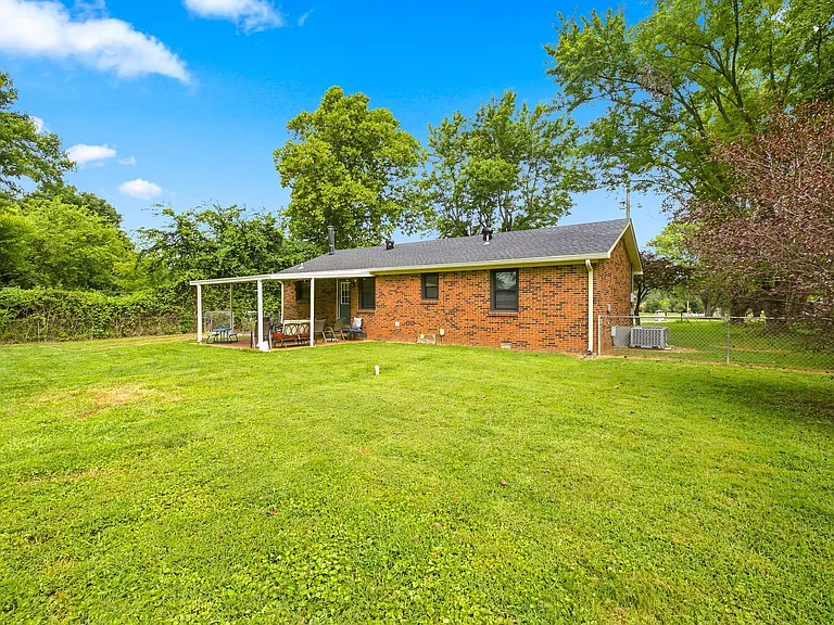 1663 Ragland Ln — Photo 31