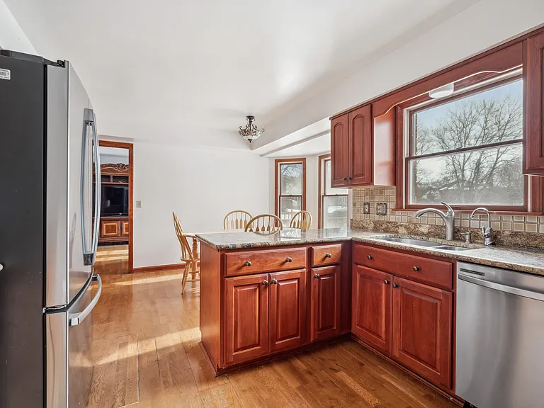 7489 Fitzroy Ct — Photo 10