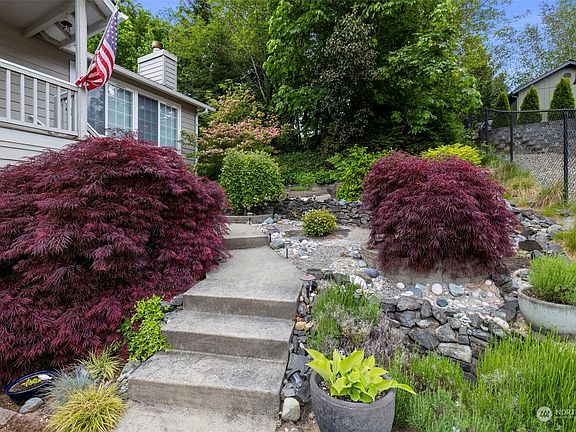 3rd image of 6943 SE Truman Street