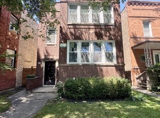 1031 Cleveland St #2, Evanston, IL 60202