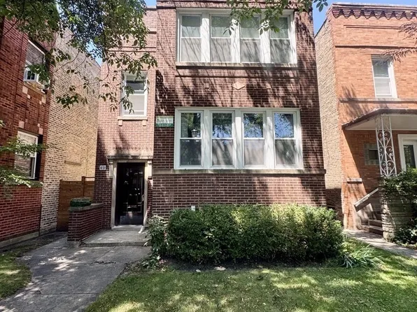 1031 Cleveland St #2, Evanston, IL 60202
