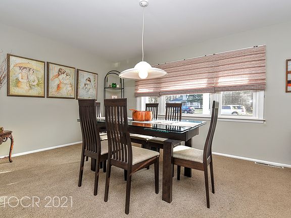 5th image of 23 Claremont Ln