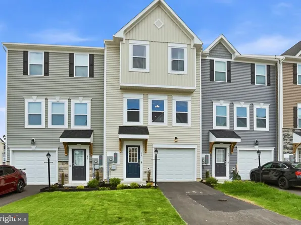 38 Trotting Rd, Inwood, WV 25428