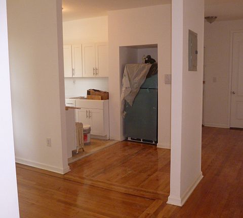 2nd image of 2100 Beekman Pl APT 4A