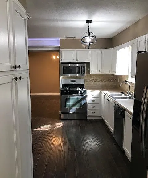 640 Reynolds Rd — Photo 32