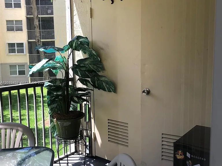 8245 Lake Dr #204 — Photo 8