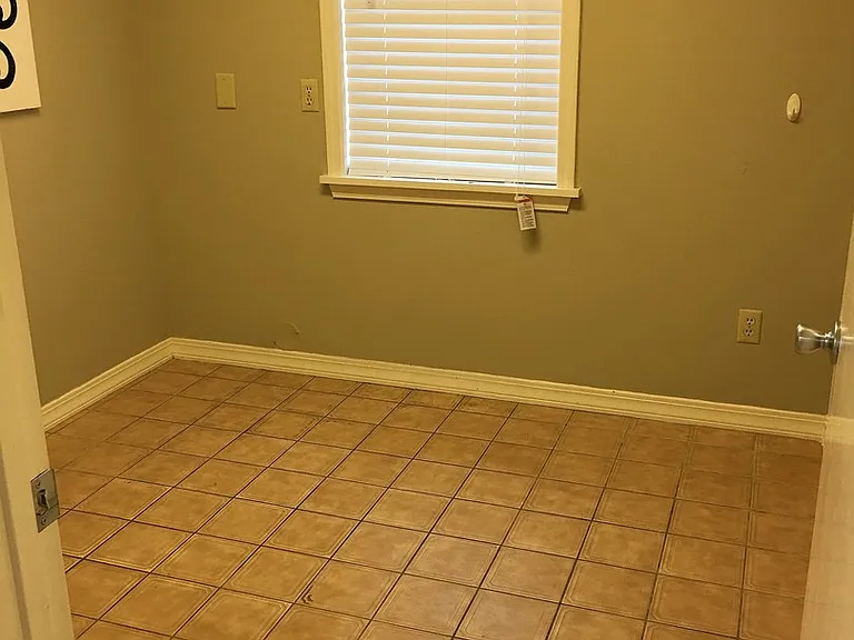 1002 Chase Ln — Photo 14
