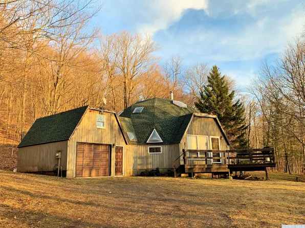 118 Cortina Ln, Tannersville, NY 12485