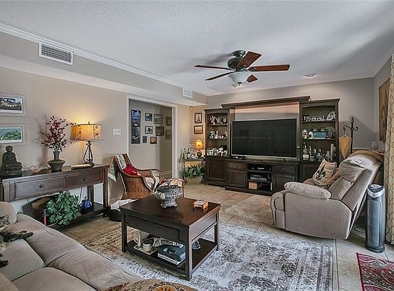 5th image of 2525 Valentine Ct