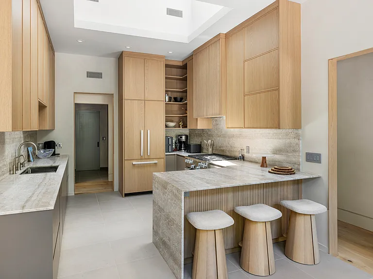 544 Wainscott Northwest Rd — Photo 13